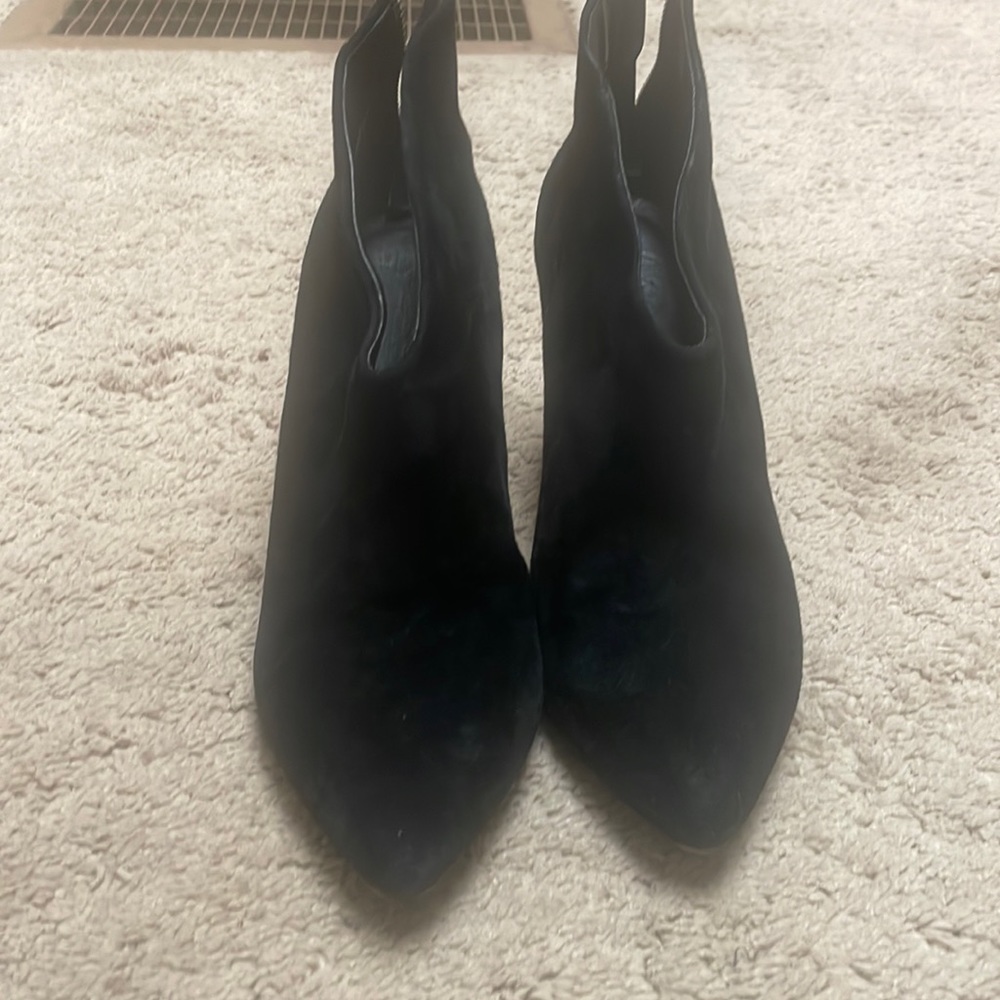 Joie heeled boots with back zip